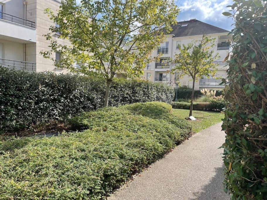 Studio 28 M2 & Jardin Privatif 20 M2 Montigny-le-Bretonneux Kültér fotó