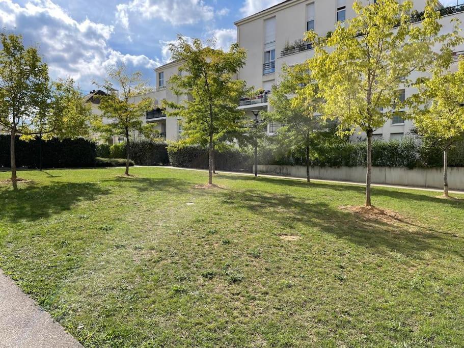 Studio 28 M2 & Jardin Privatif 20 M2 Montigny-le-Bretonneux Kültér fotó
